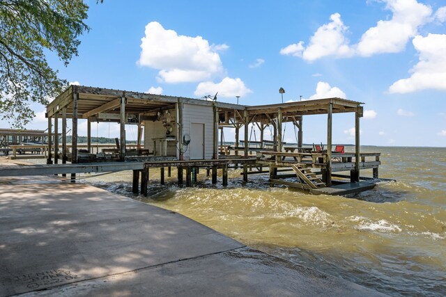 180 Hummel Ln, Coldspring, TX 77331 - dock with boat lift and a water view