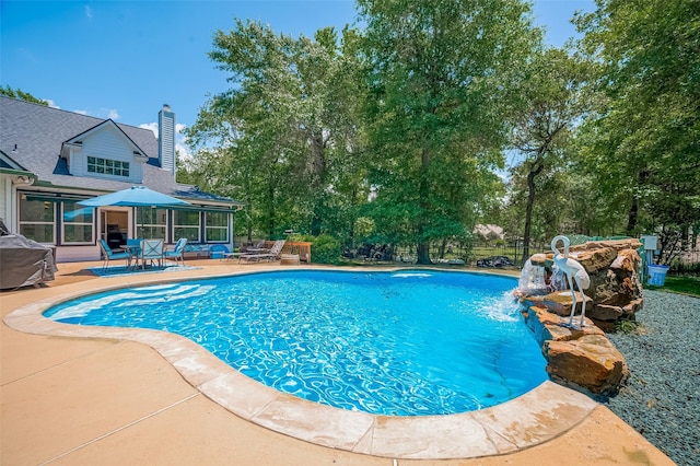 8946 Catamaran Way, Montgomery, TX 77316 - view of pool featuring a patio area and fence