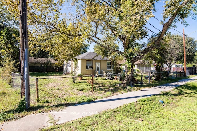 8101 Appleton St, Houston, TX 77022 - view of front of house featuring cooling unit