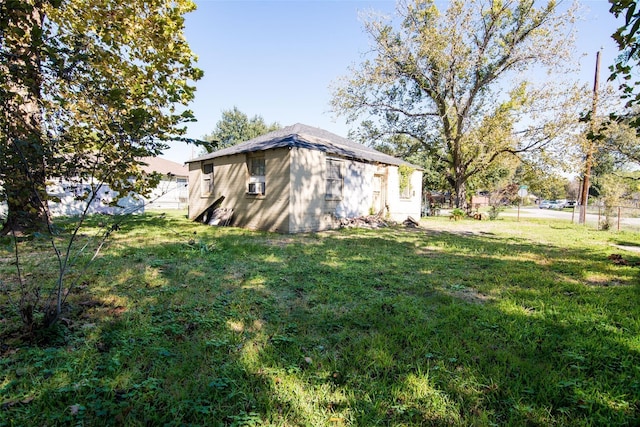 8101 Appleton St, Houston, TX 77022 - view of yard
