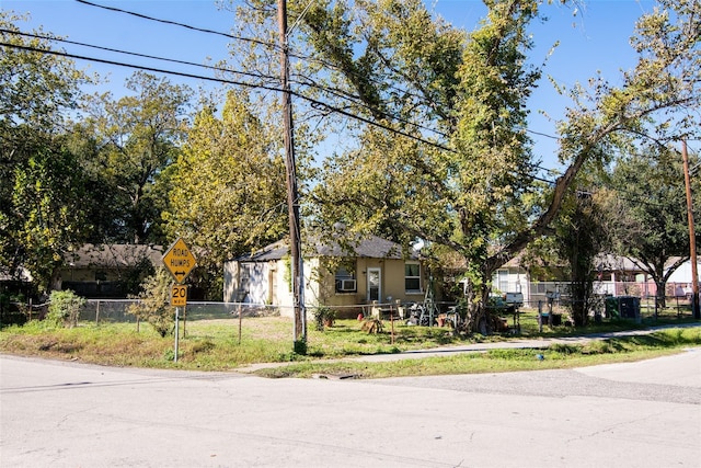 8101 Appleton St, Houston, TX 77022 - view of obstructed view of property
