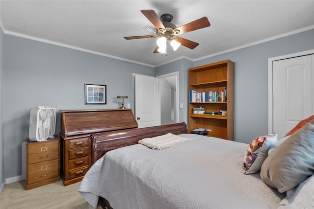 268 Seminole Dr, League City, TX 77565 - bedroom with carpet, crown molding, ceiling fan, and baseboards