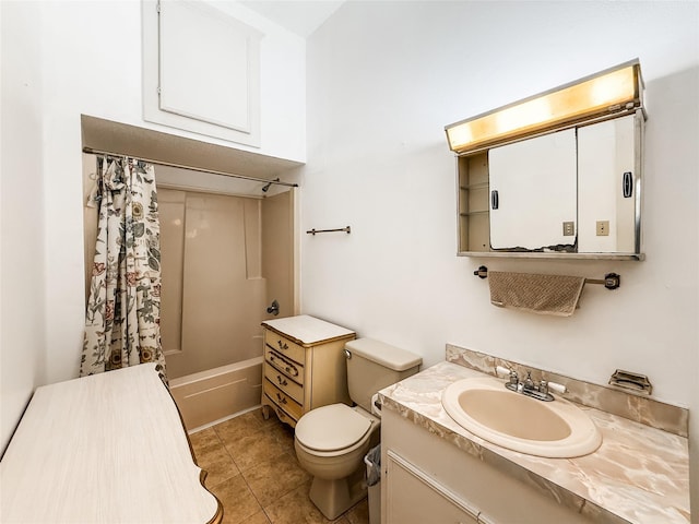 102 Besch Wilburn Ln, Glidden, TX 78943 - full bath with toilet, tile patterned flooring, vanity, and shower / bath combo