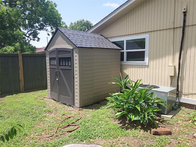 509 S Ramona St, Angleton, TX 77515 - view of shed featuring fence and central AC