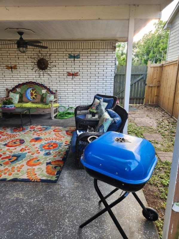 509 S Ramona St, Angleton, TX 77515 - view of patio / terrace with fence