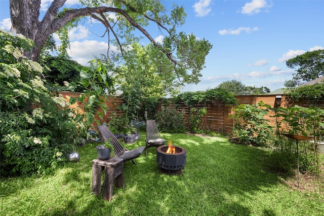 1818 Decatur St, Houston, TX 77007 - view of yard featuring a fire pit