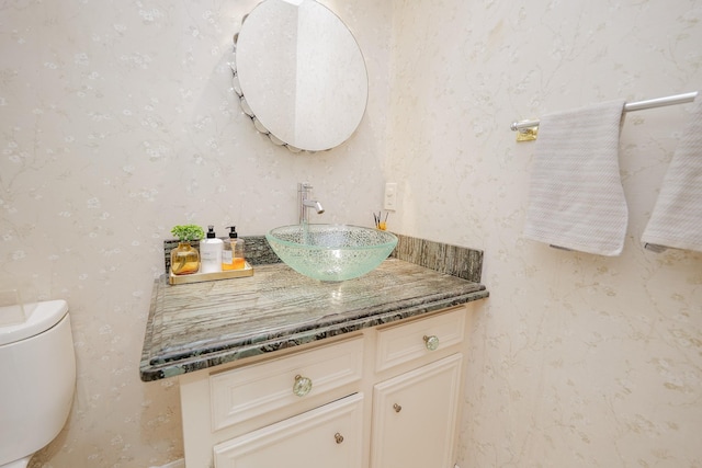 11810 Braesridge Dr, Houston, TX 77071 - bathroom with vanity and toilet