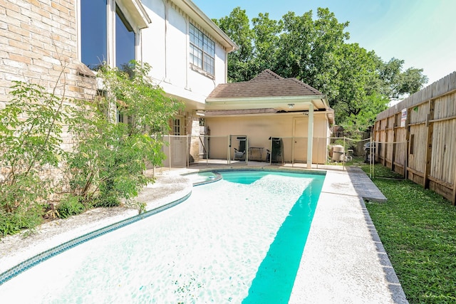 11810 Braesridge Dr, Houston, TX 77071 - view of pool featuring a fenced backyard, a patio area, and a pool with connected hot tub