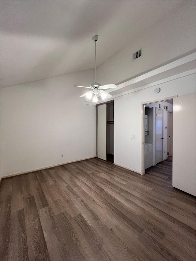 2930 Grants Lake Blvd Unit 2404, Sugar Land, TX 77479 - empty room featuring ceiling fan, wood finished floors, and vaulted ceiling