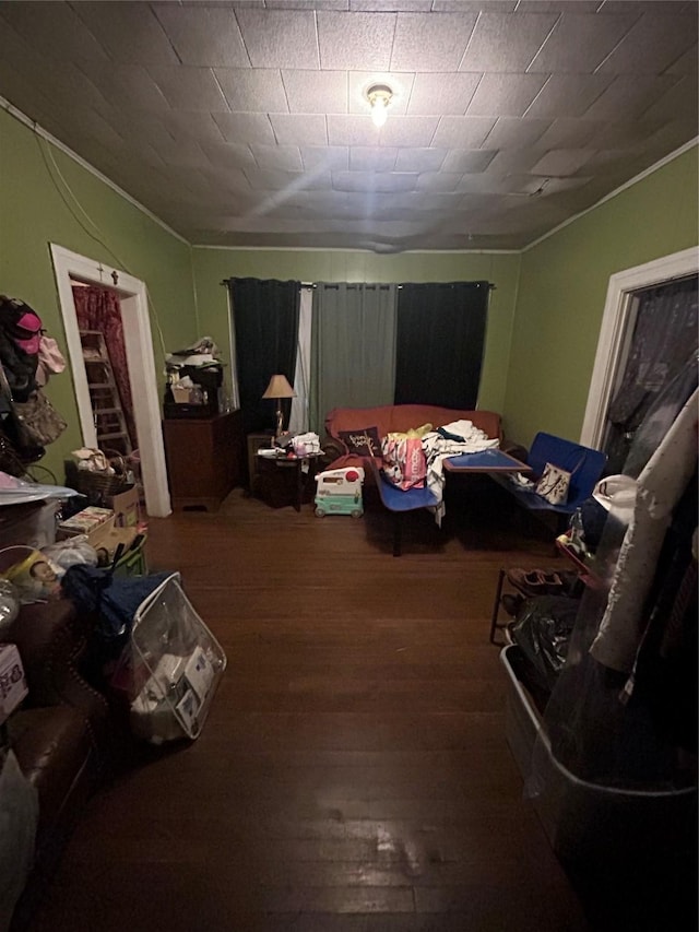 3439 5th St, Port Arthur, TX 77642 - living area featuring wood finished floors and crown molding