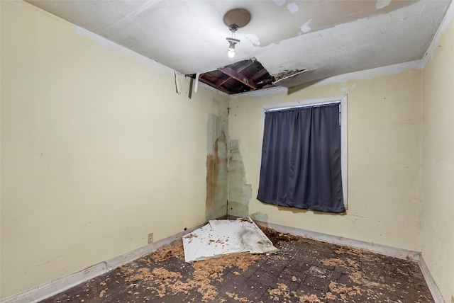 206 Shotwell St, Houston, TX 77020 - unfurnished room featuring baseboards