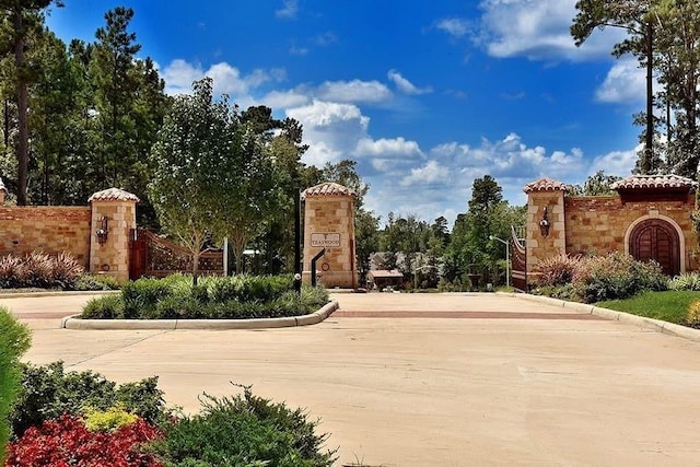 1703 Madera Oaks Ct, Conroe, TX 77304 - view of community sign