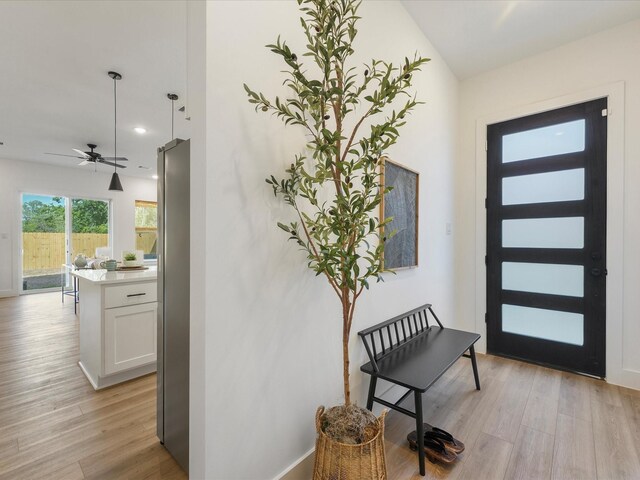 930 Mansfield St, Houston, TX 77091 - entrance foyer featuring light wood finished floors, a ceiling fan, and recessed lighting