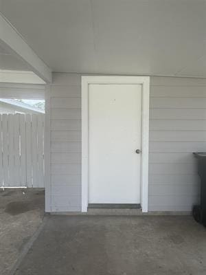 612 S 15th St, Nederland, TX 77627 - view of doorway to property