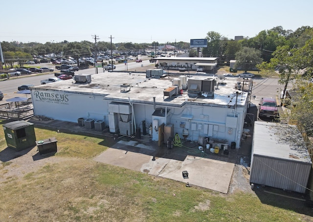 1403 N Navarro St, Victoria, TX 77901