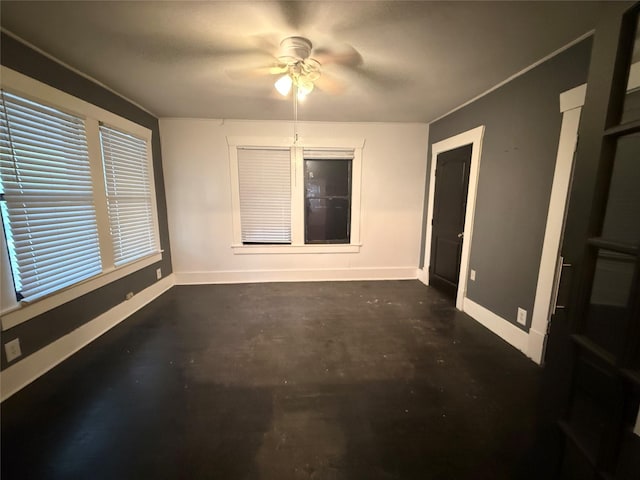 544 W 28th St, Houston, TX 77008 - empty room featuring baseboards, concrete floors, and ceiling fan
