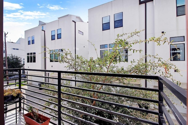 2205 Colorado St, Houston, TX 77007 - view of balcony
