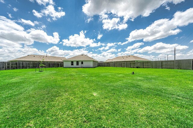 9927 Archdale Spring Dr, Baytown, TX 77521 - view of yard