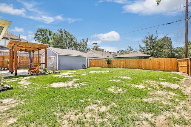 1741 Gardenia Dr, Houston, TX 77018 - view of yard with an outbuilding