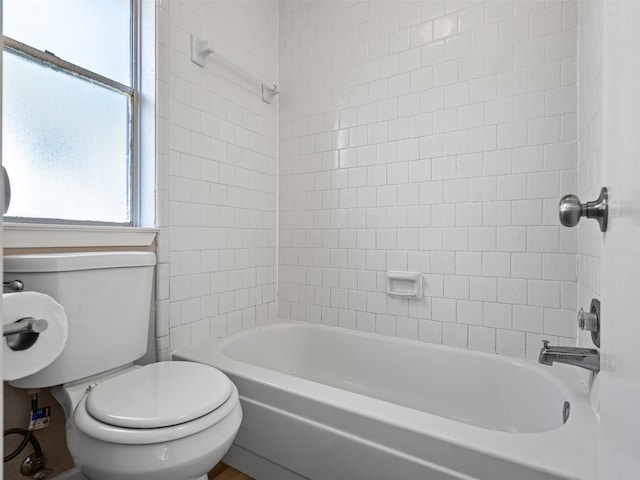 1726 Meadow Green Dr, Missouri City, TX 77489 - full bath with plenty of natural light, toilet, and bathtub / shower combination