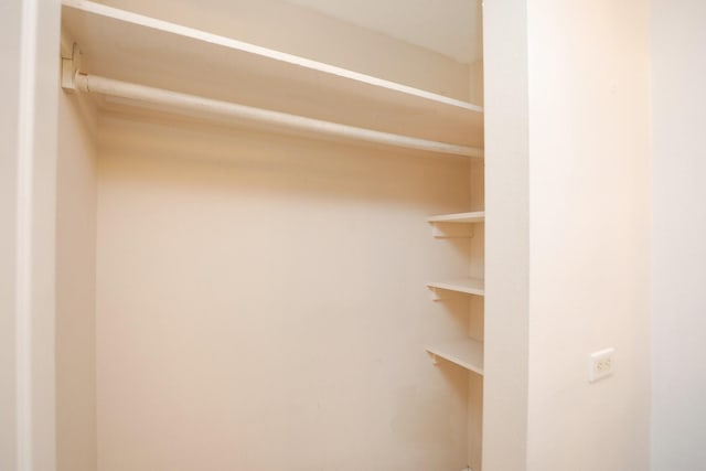 2016 Main St Unit 1208, Houston, TX 77002 - view of closet