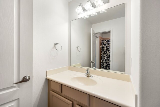2107 Pearl Bay Ct, Pearland, TX 77584 - bathroom featuring vanity