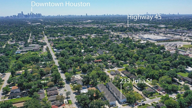 238 Julia St Unit E, Houston, TX 77022 - aerial view of property and surrounding area with a view of skyline