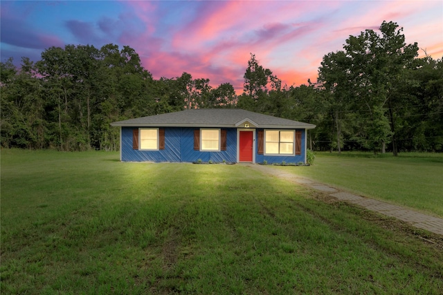 139 Holly Rdg, Onalaska, TX 77360 - ranch-style house featuring a front yard