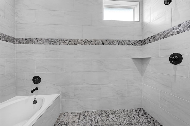318 Little Spring Ct, Anahuac, TX 77523 - view of full bath