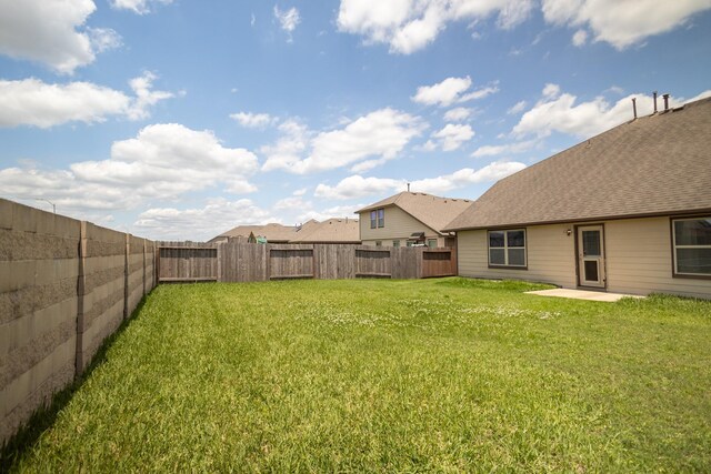 9726 Shimmering Lakes Dr, Rosharon, TX 77583 - view of yard with a patio area