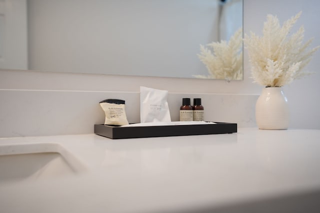 7612 Ave L, Houston, TX 77012 - bathroom view