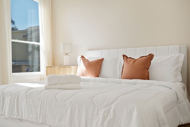 7612 Ave L, Houston, TX 77012 - view of bedroom