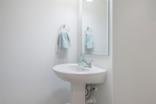 7507 Zion Grove Ct, Katy, TX 77493 - bathroom with a textured wall