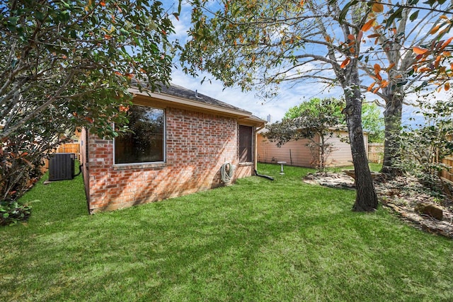 1119 Summer Brk, Sugar Land, TX 77479 - view of yard featuring cooling unit