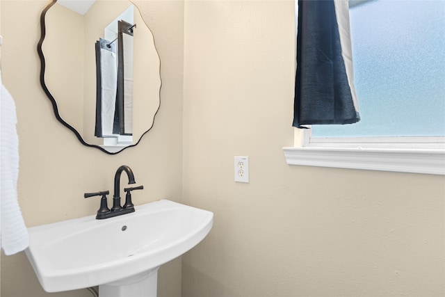 20106 Pinehaven Ln, Spring, TX 77379 - bathroom featuring a sink