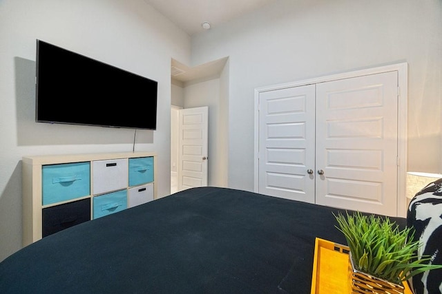 4008 Centre Glen Dr, Houston, TX 77043 - bedroom with a closet