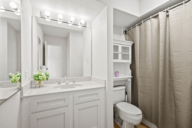 1829 Augusta Dr Unit 33, Houston, TX 77057 - bathroom featuring vanity and curtained shower