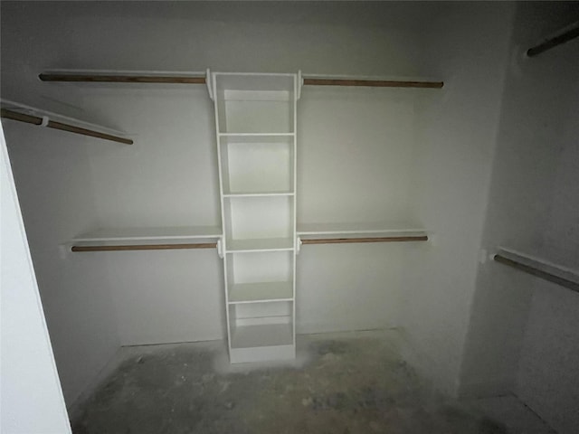 118 Capetown, Conroe, TX 77356 - view of walk in closet