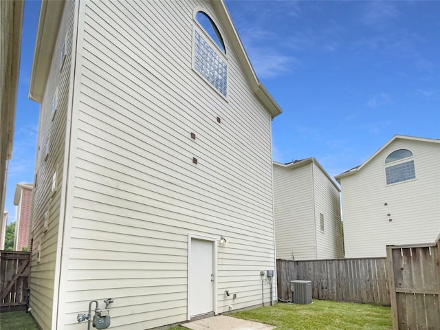 3701 Main Plaza Dr, Houston, TX 77025 - rear view of property with central air condition unit