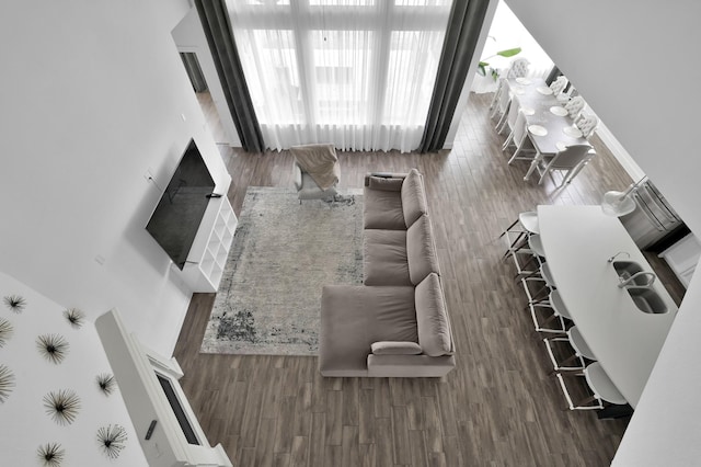 2807 Kingly Pine Trl, Conroe, TX 77385 - living room featuring wood finished floors