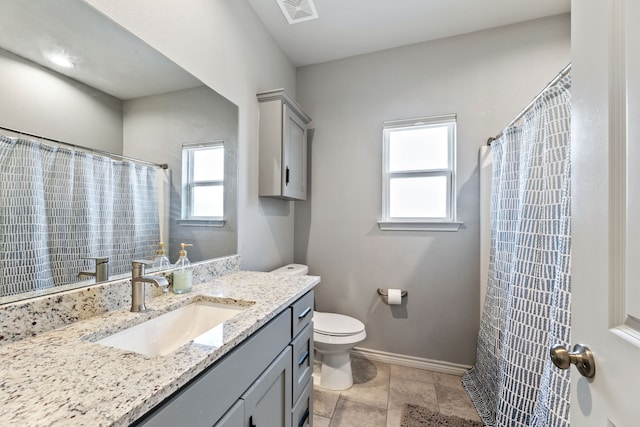 192 Primrose Path, Canyon Lake, TX 78133 - full bathroom with toilet, baseboards, vanity, and a shower with curtain