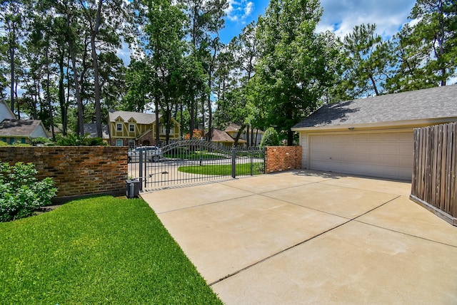 13602 Wendelyn Ln, Houston, TX 77069 - view of yard with a gate