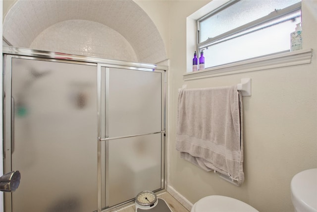1110 Cheshire Ln, Houston, TX 77018 - full bathroom featuring toilet and a shower stall