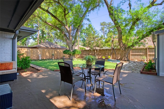 1110 Cheshire Ln, Houston, TX 77018 - view of patio featuring outdoor dining area