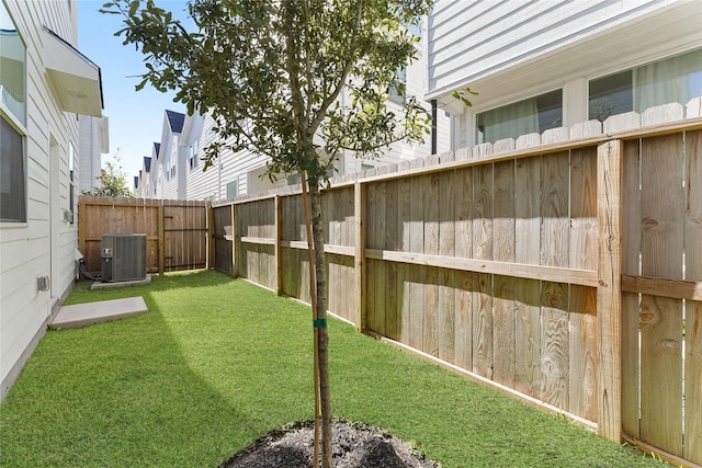 1013 Erin St Unit A, Houston, TX 77009 - view of yard with central AC