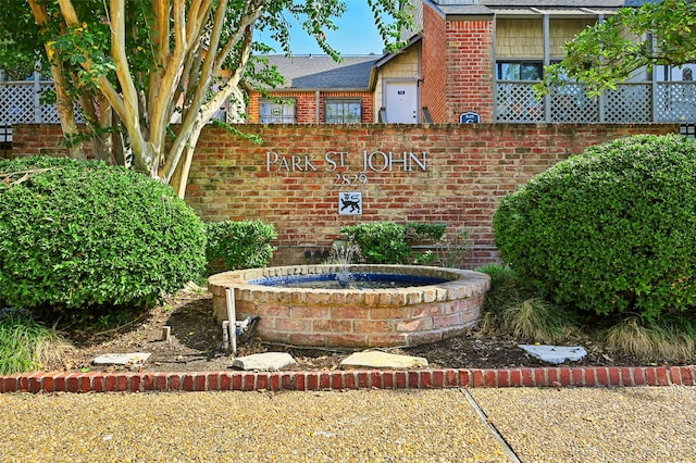 2829 Timmons Ln Unit 184, Houston, TX 77027 - view of community sign