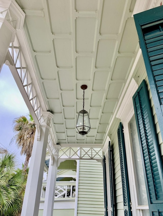 2113 Ball, Galveston, TX 77550 - exterior view of a chandelier