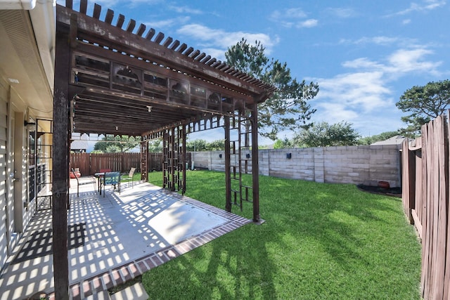 11126 E Lake Gables Dr, Richmond, TX 77406 - view of yard with a patio area and a pergola