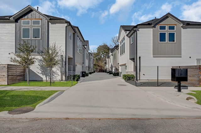 804 Woodcrest Dr Unit F, Houston, TX 77018 - view of concrete road featuring a residential view