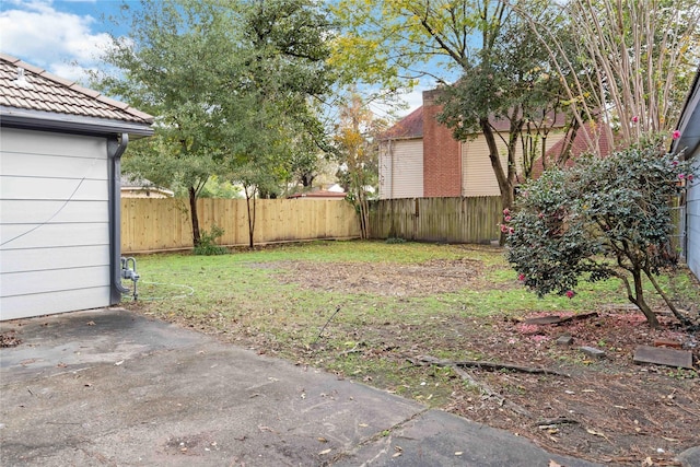 6719 Brittany Park Ln, Houston, TX 77066 - view of yard featuring fence